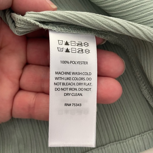 Camila Coelho Sage Crinkled Midi Dress - Picture 11 of 11